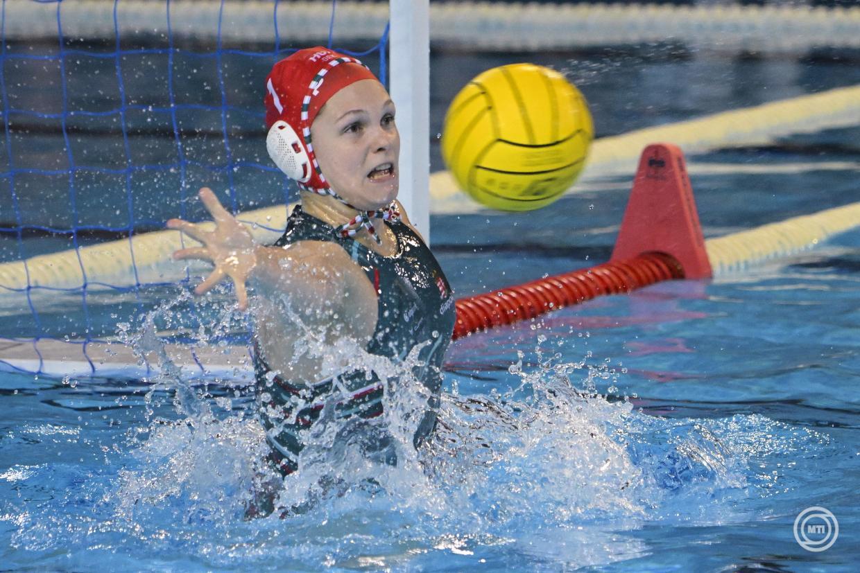 Neszm&eacute;ly Bogl&aacute;rka